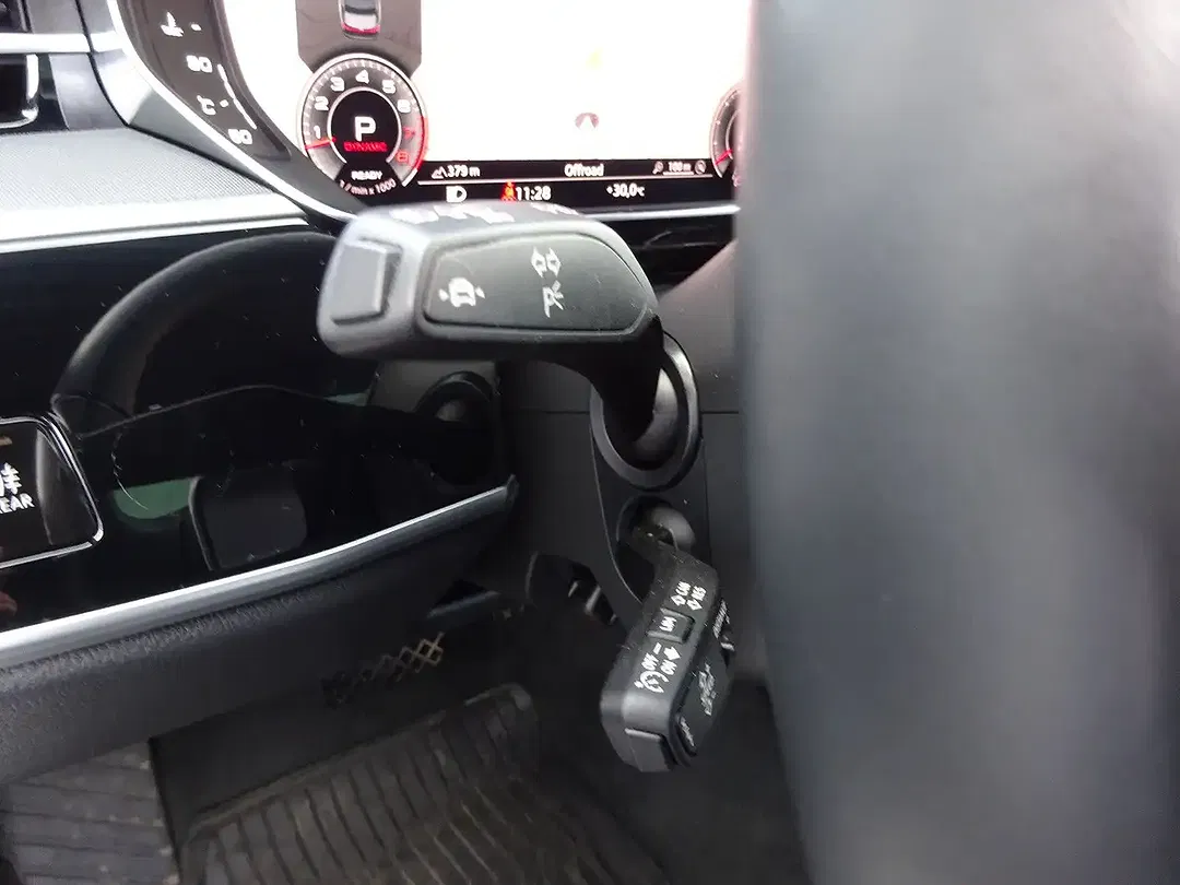 Audi A8 55 TFSI quattro S line - Thumbnail 21