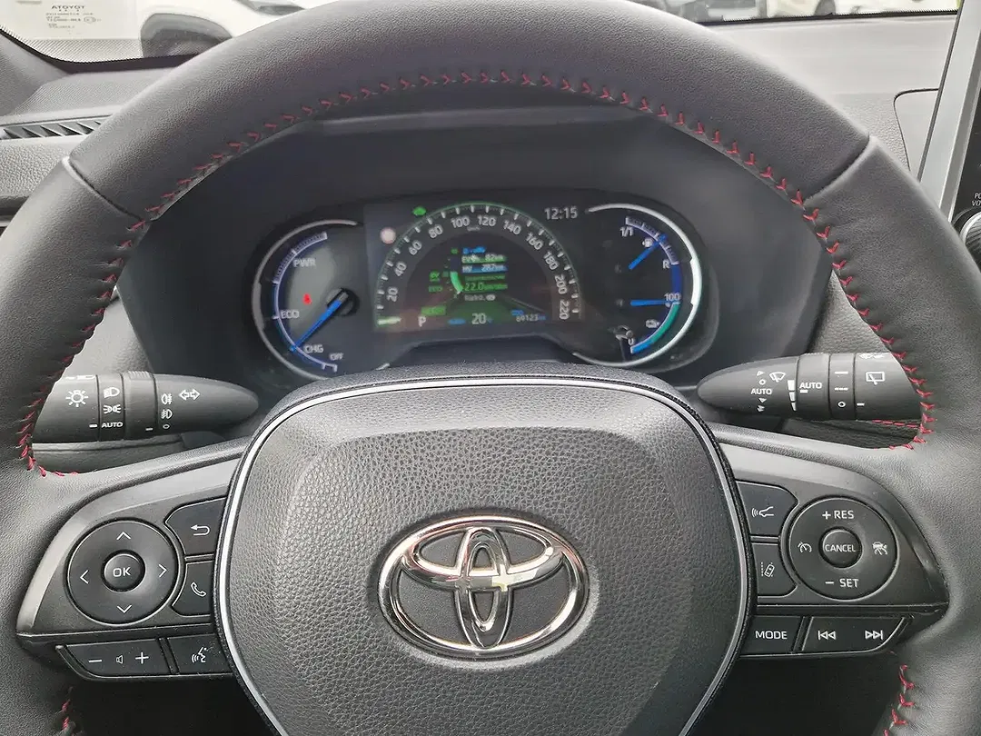 Toyota RAV 4 PHEV 4x4 - Thumbnail 13