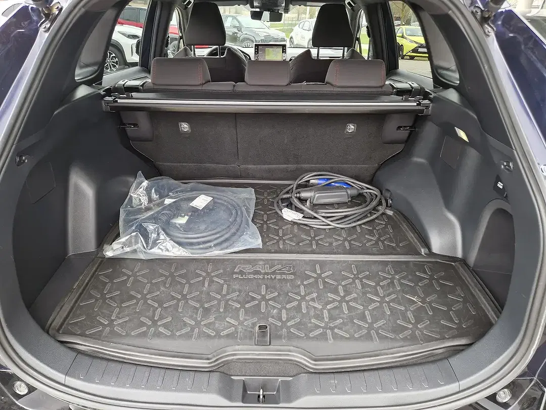 Toyota RAV 4 PHEV 4x4 - Thumbnail 9