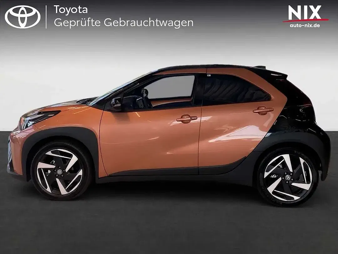 Toyota Aygo X 1.5 Hybrid Lounge - Thumbnail 3