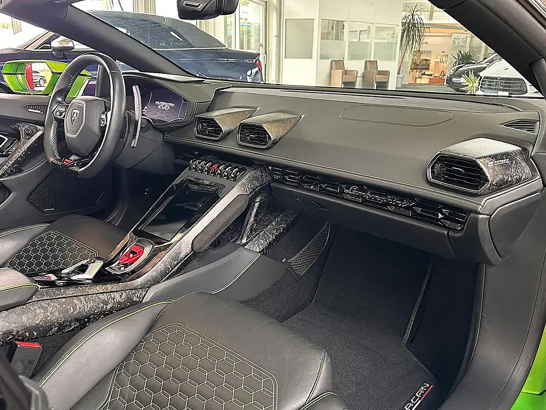 Lamborghini Huracán EVO Spyder - Thumbnail 12