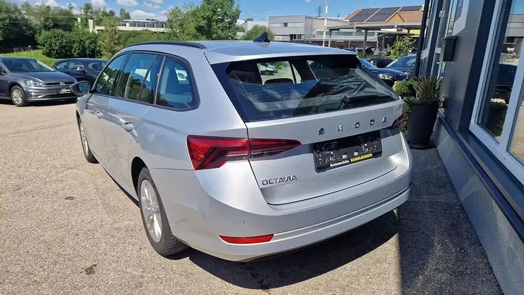 Skoda Octavia 2.0 TDI DSG Combi Style - Thumbnail 6