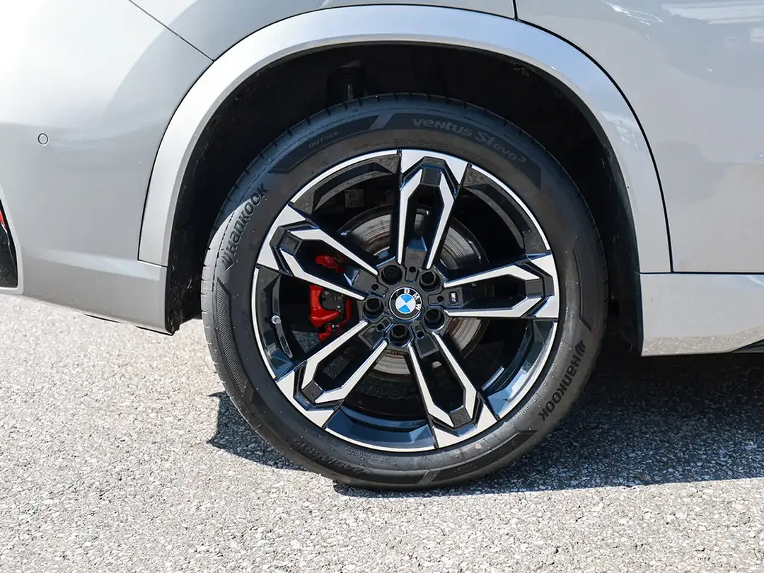 BMW iX1 xDrive M Sport Pro - Thumbnail 9