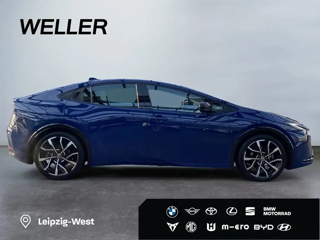 Toyota Prius PHEV Executive - Thumbnail 10