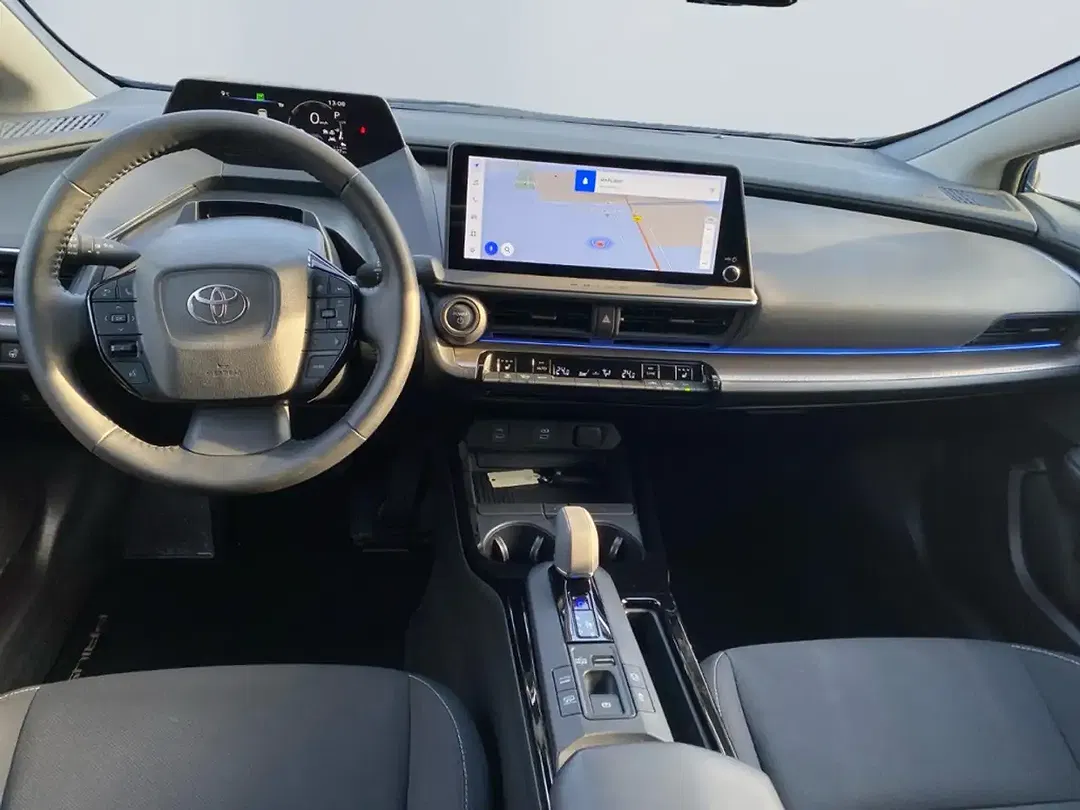 Toyota Prius PHEV Executive - Thumbnail 12