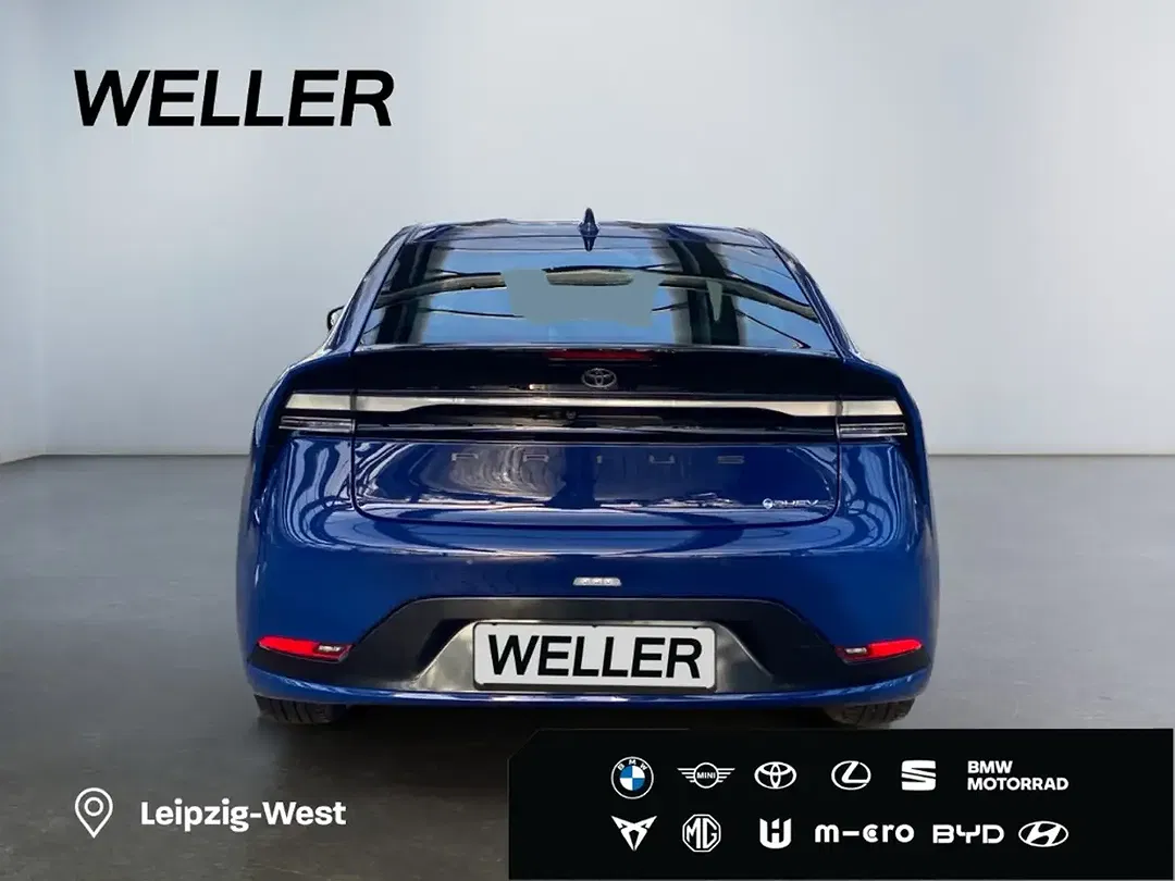 Toyota Prius PHEV Executive - Thumbnail 6