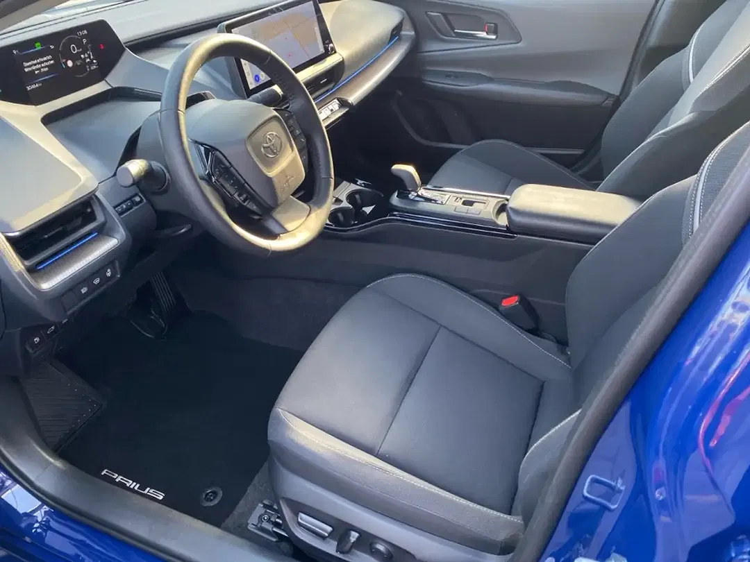 Toyota Prius PHEV Executive - Thumbnail 9