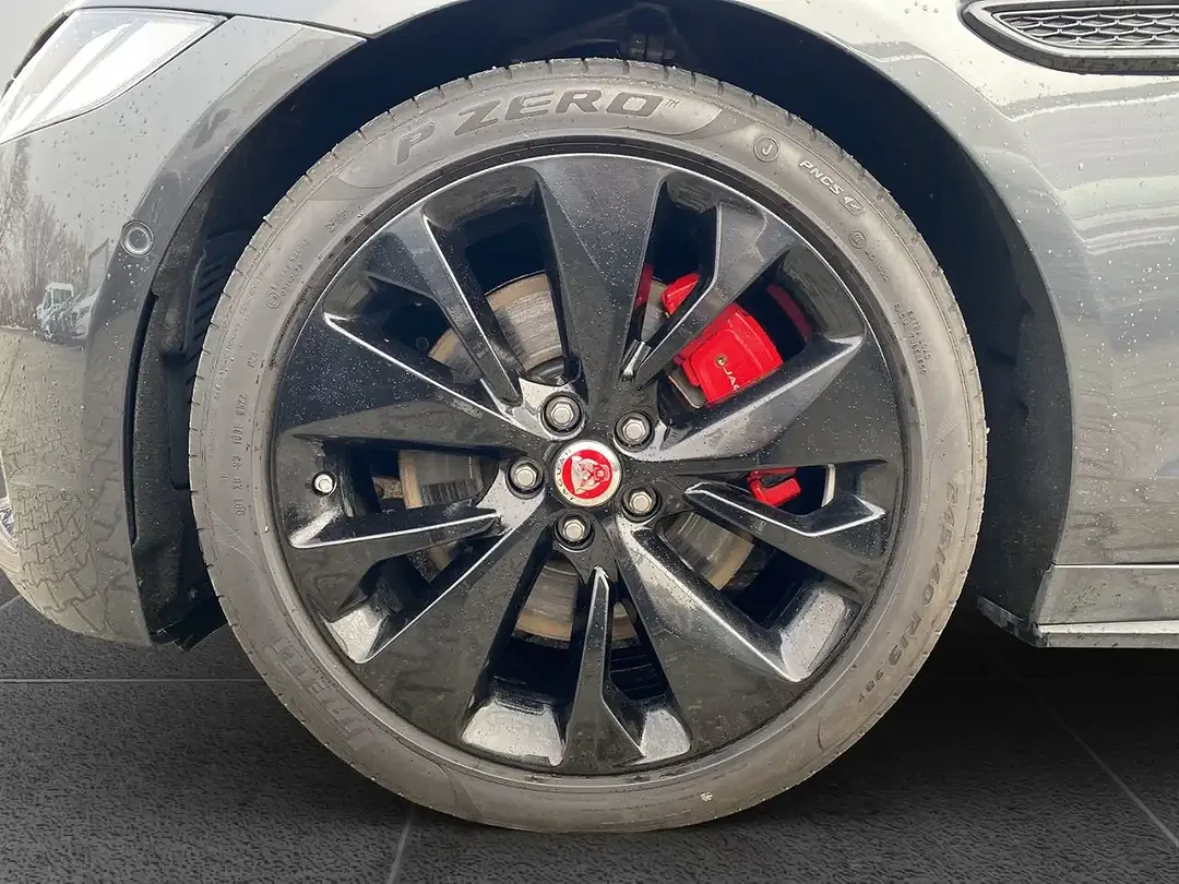 Jaguar XF 4x4 Sportbrake R-Dynamic Black - foto 8