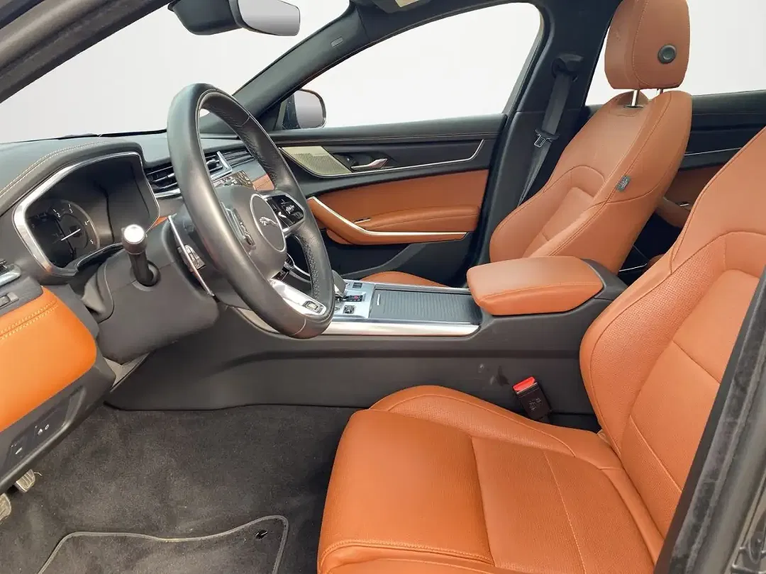 Jaguar XF 4x4 Sportbrake R-Dynamic Black - Thumbnail 4