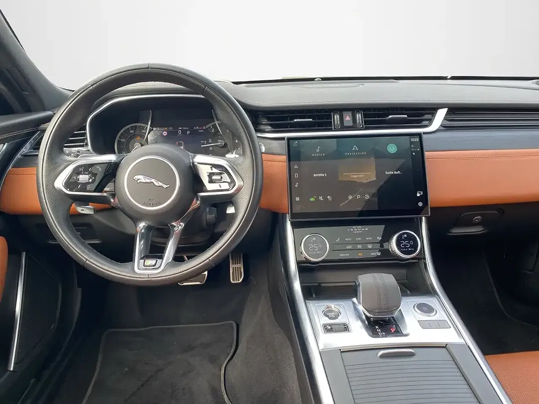 Jaguar XF 4x4 Sportbrake R-Dynamic Black - Thumbnail 8