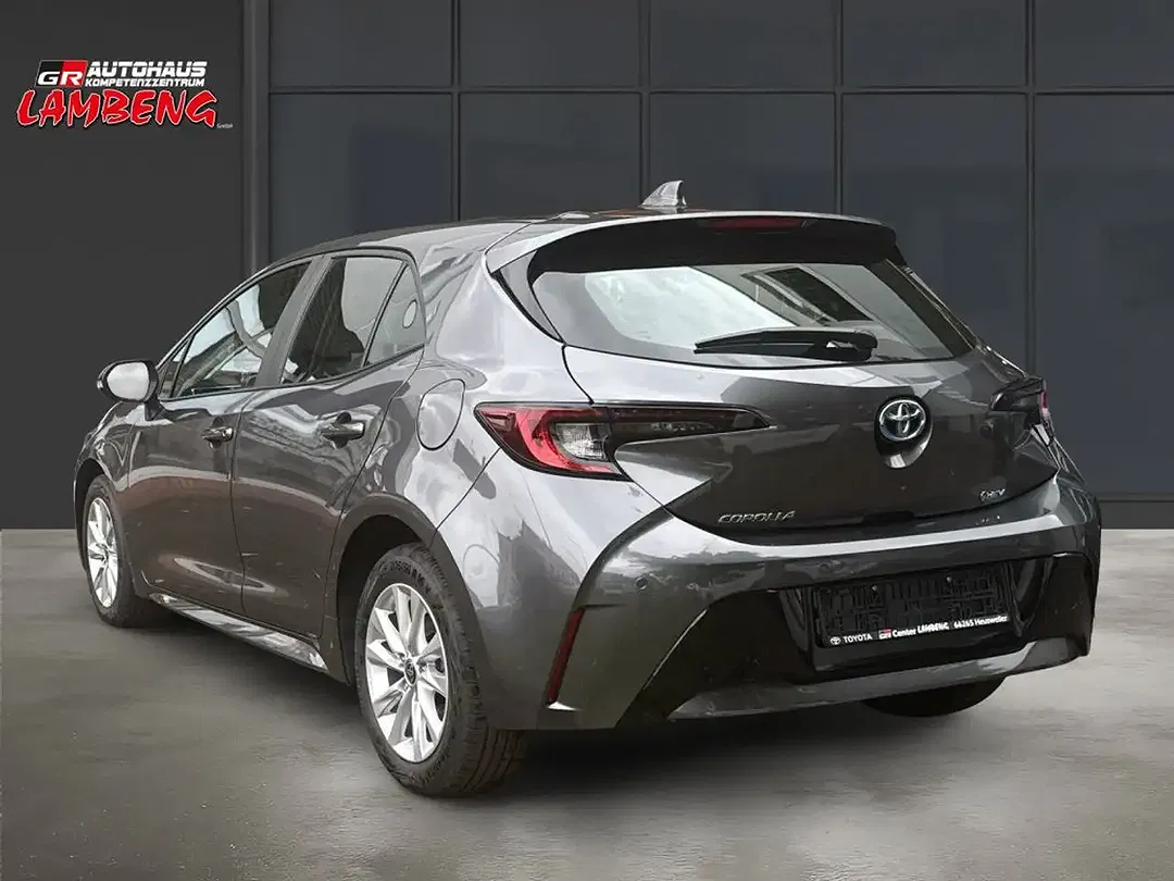 Toyota Corolla Hybrid Business Edition - foto 2