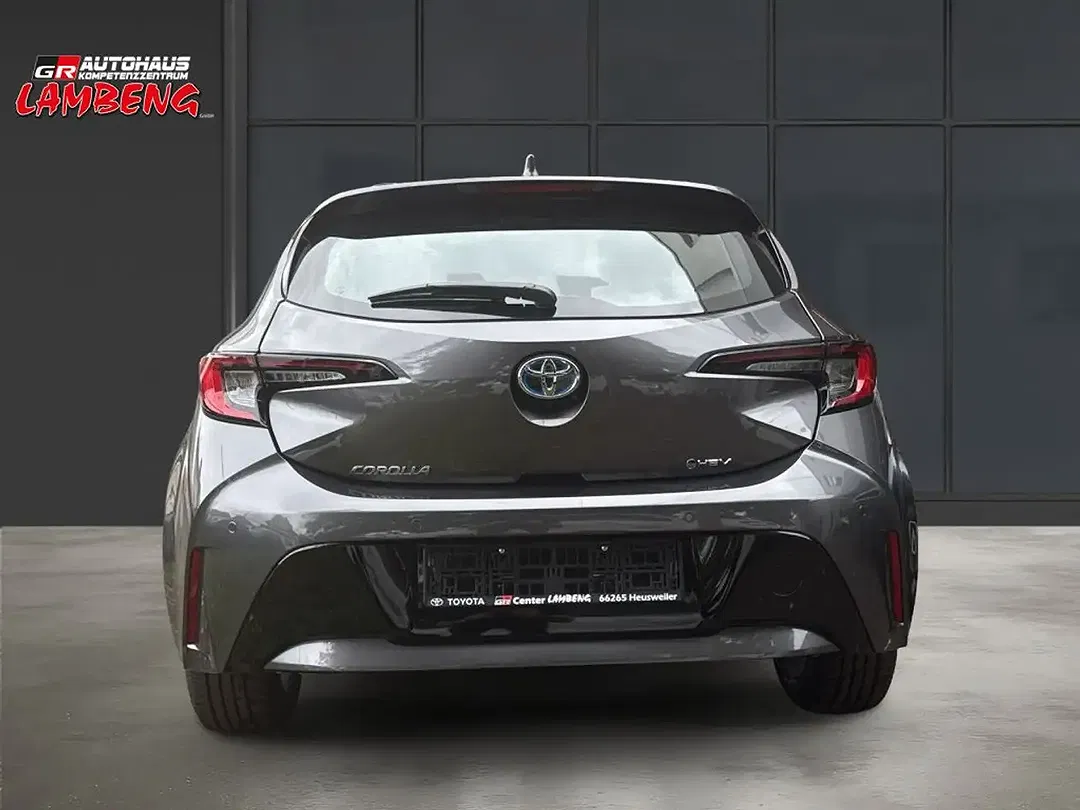 Toyota Corolla Hybrid Business Edition - Thumbnail 4