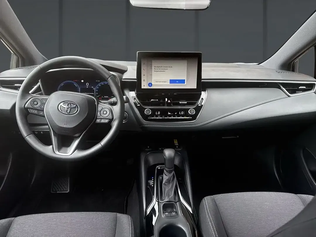 Toyota Corolla Hybrid Business Edition - Thumbnail 8