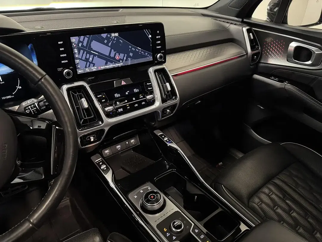 Kia Sorento 1.6 PHEV Hybrid AWD - Thumbnail 12