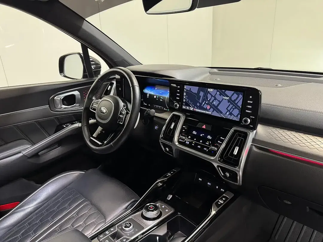 Kia Sorento 1.6 PHEV Hybrid AWD - Thumbnail 13
