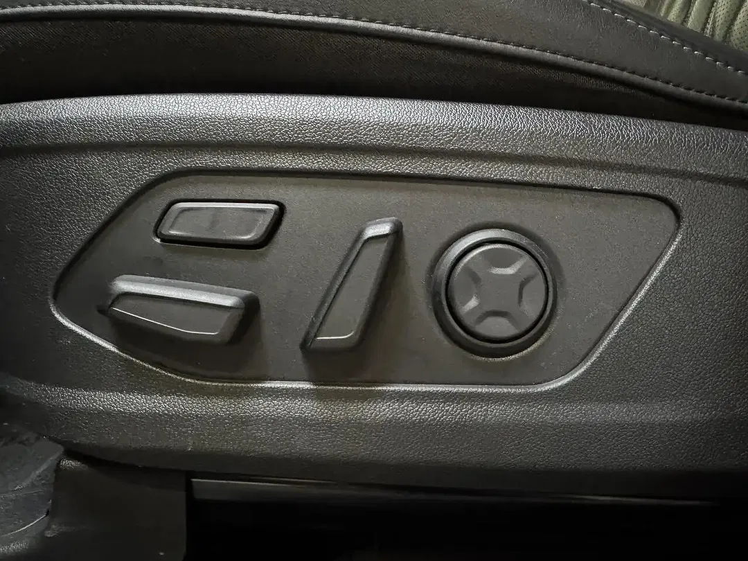 Kia Sorento 1.6 PHEV Hybrid AWD - Thumbnail 24