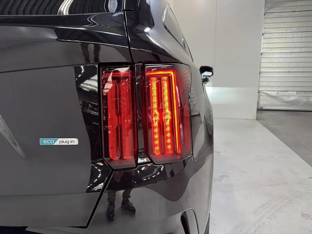 Kia Sorento 1.6 PHEV Hybrid AWD - Thumbnail 27