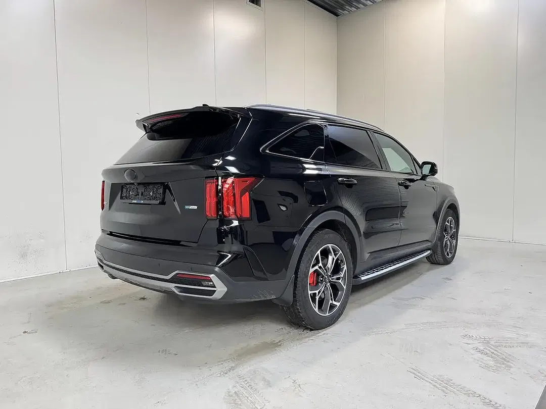 Kia Sorento 1.6 PHEV Hybrid AWD - Thumbnail 3