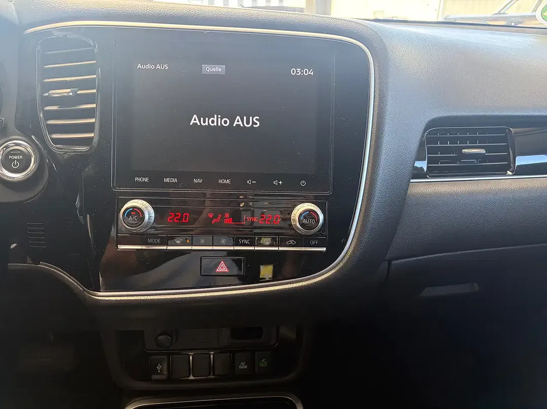 Mitsubishi Outlander PHEV Hybrid 4WD Basis Spirit - Thumbnail 12