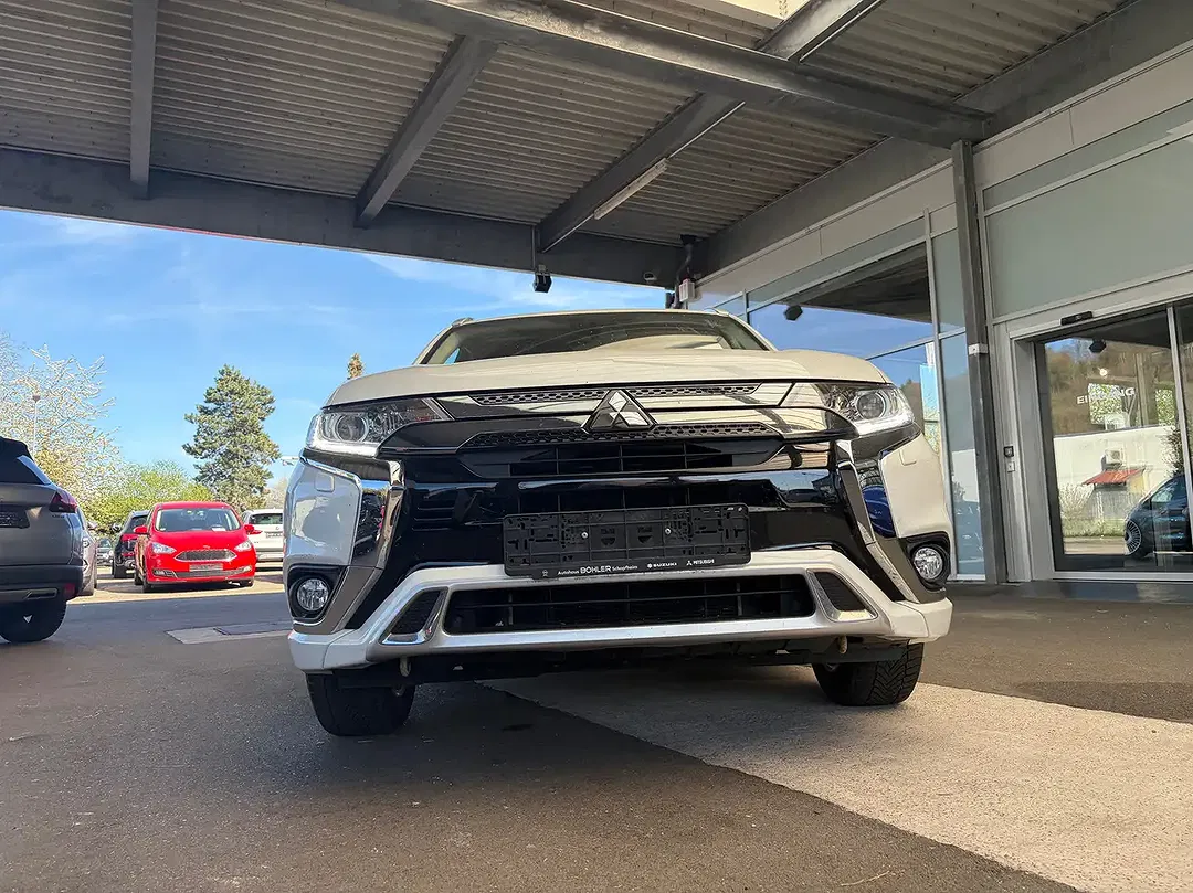 Mitsubishi Outlander PHEV Hybrid 4WD Basis Spirit - foto 2
