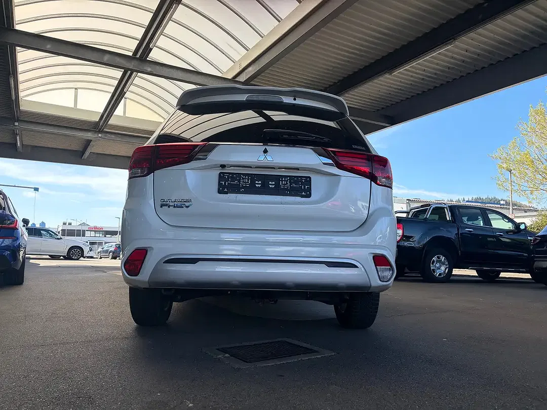 Mitsubishi Outlander PHEV Hybrid 4WD Basis Spirit - Thumbnail 7