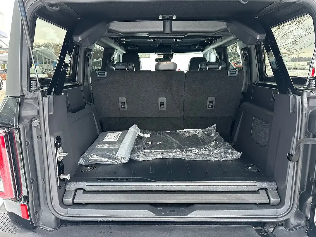 Ford Bronco 4x4 - Thumbnail 7