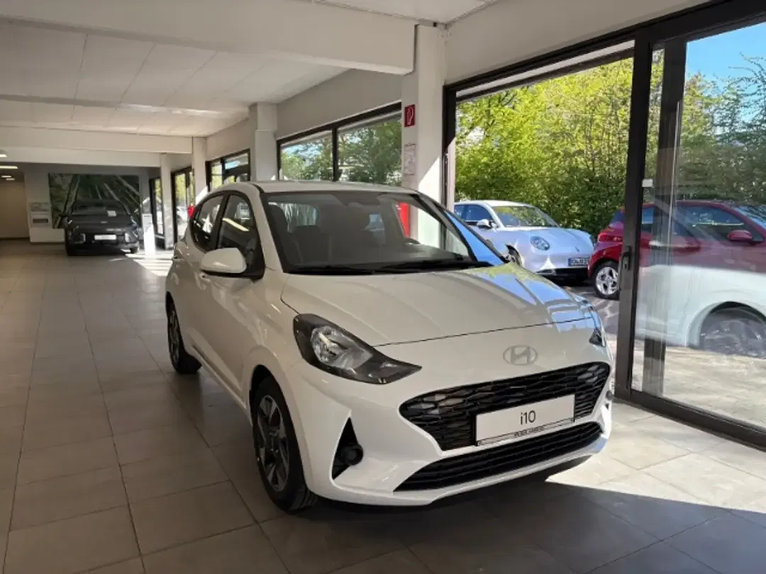 Hyundai i10 1.0 Trend - Thumbnail 3
