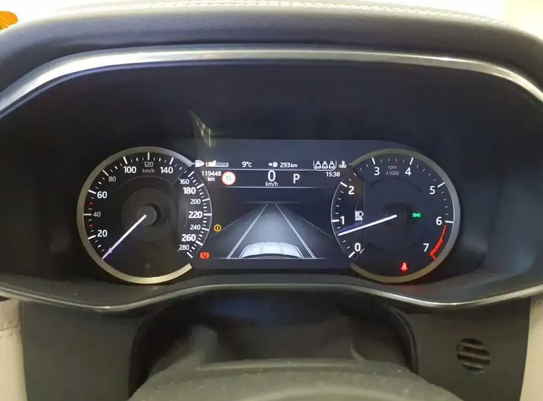 Jaguar F-Pace R-Dynamic SE - Thumbnail 8