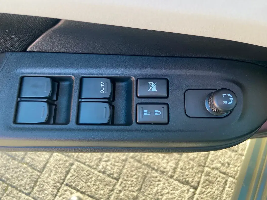 Suzuki Swift Hybrid 1.2 CVT Comfort - foto 14