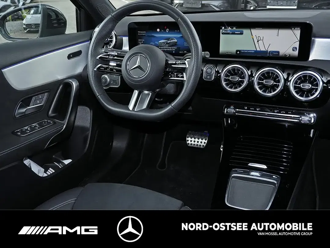 Mercedes-Benz A 200 AMG MBUX Night - Thumbnail 9