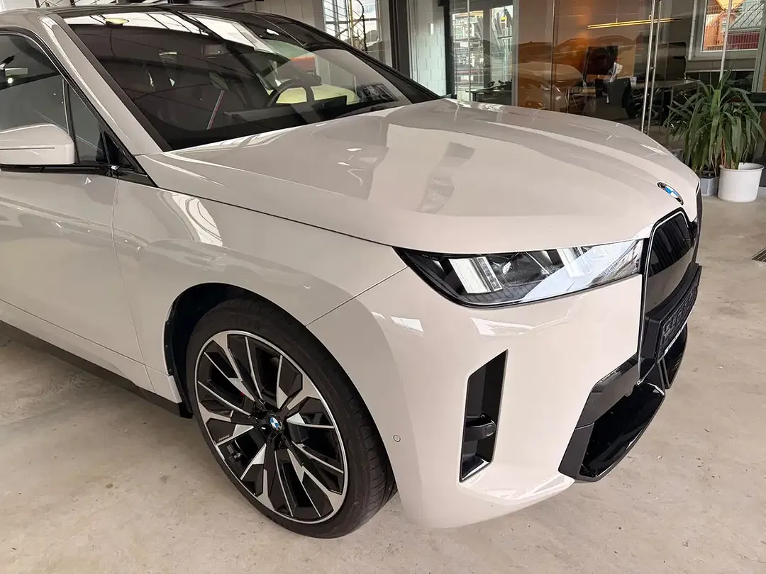 BMW iX xDrive M Sport Pro - Thumbnail 8