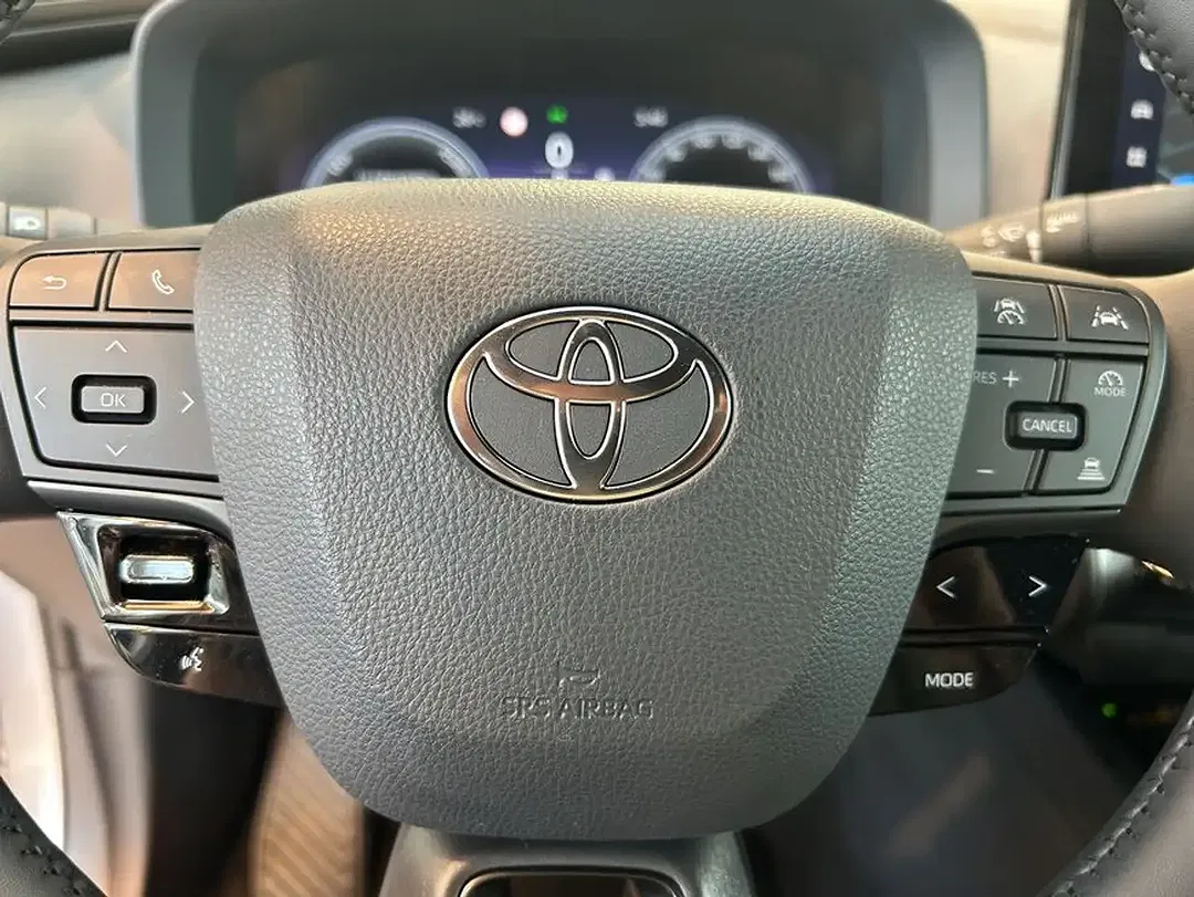 Toyota C-HR Hybrid Teamplayer - Thumbnail 15