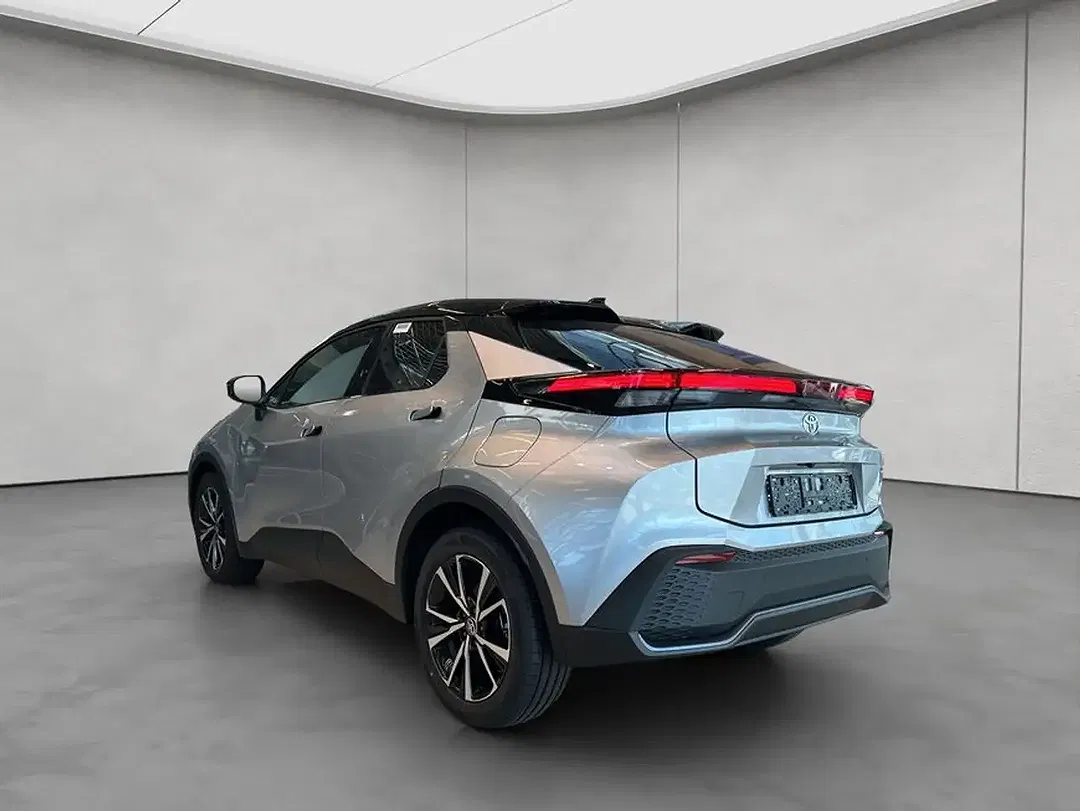 Toyota C-HR Hybrid Teamplayer - Thumbnail 3
