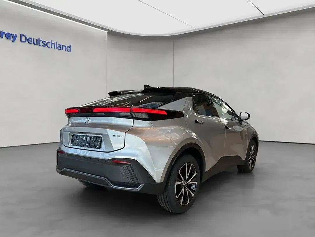 Toyota C-HR Hybrid Teamplayer - Thumbnail 5
