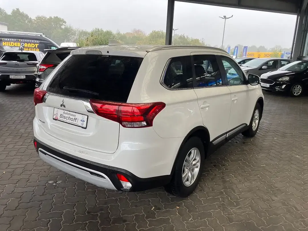 Mitsubishi Outlander 2.0 Spirit - Thumbnail 5
