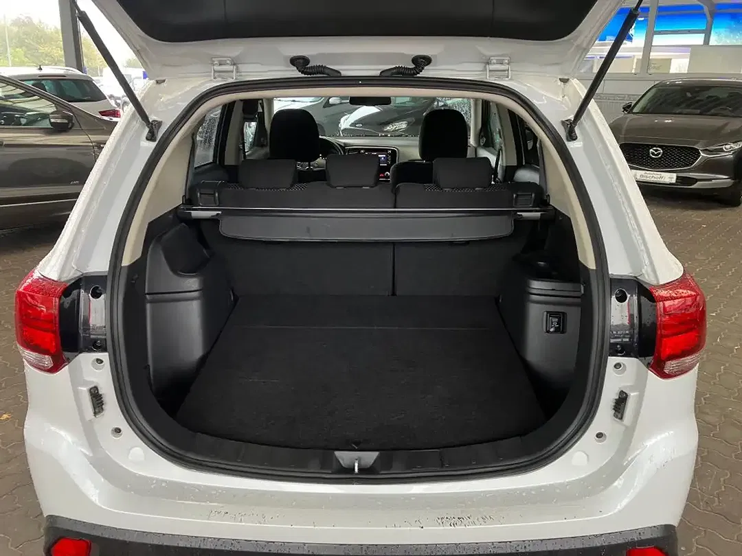 Mitsubishi Outlander 2.0 Spirit - Thumbnail 6