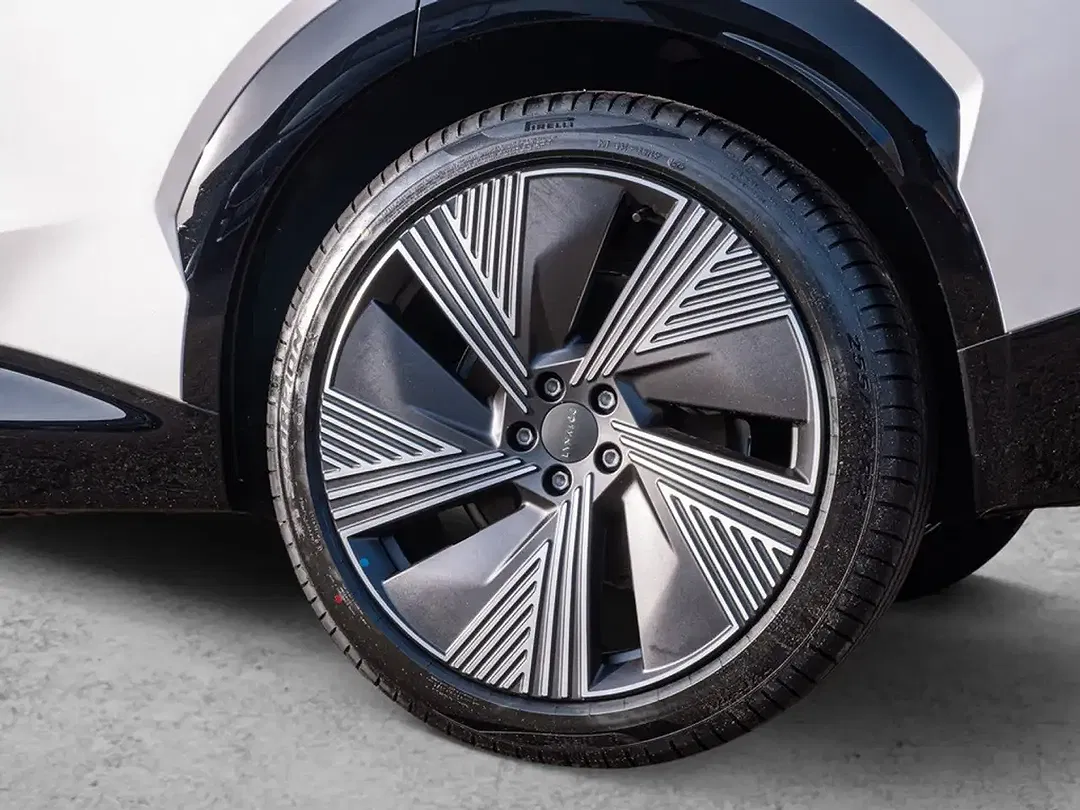 Lynk & Co 08 - Thumbnail 4