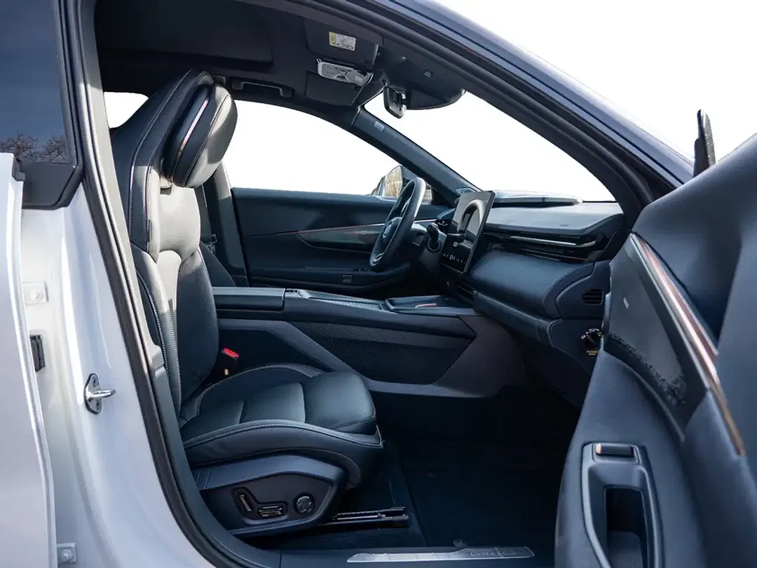 Lynk & Co 08 - Thumbnail 5