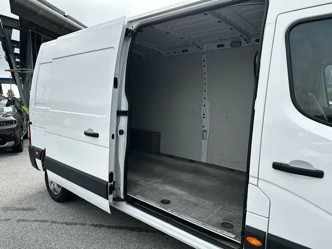 Nissan Interstar 5t dCi 150 L3H2 N-Connecta - Thumbnail 9