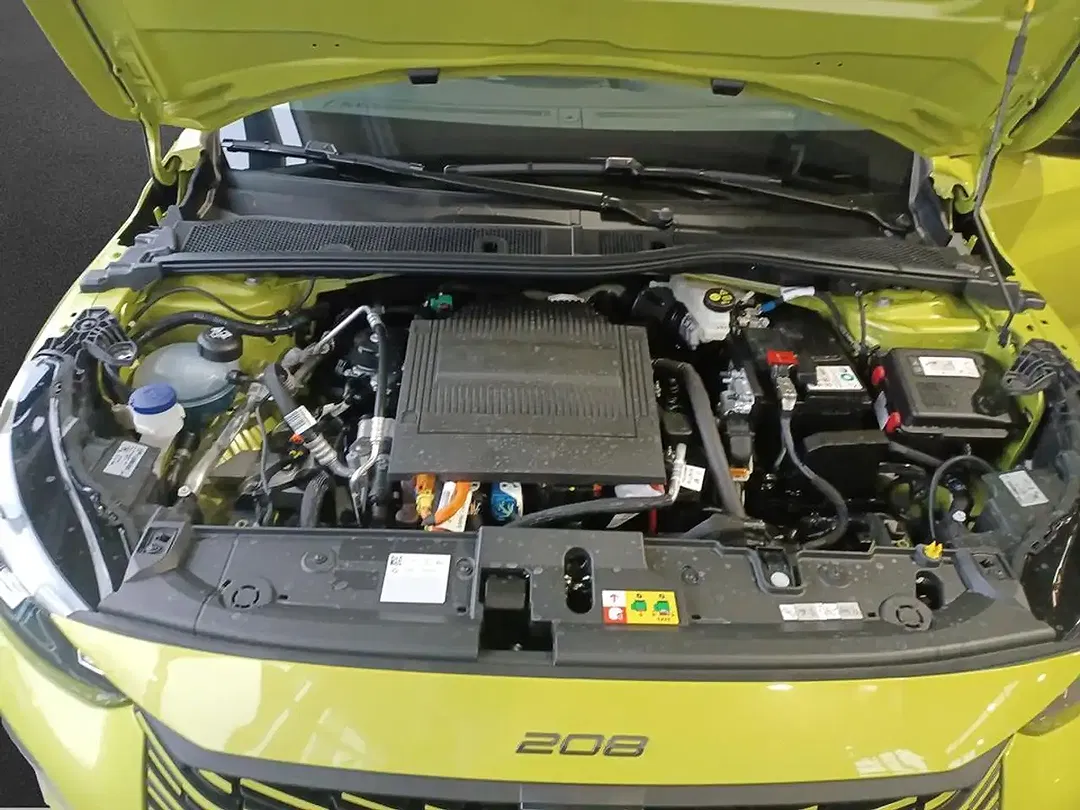 Peugeot 208 156 EV Business - Thumbnail 5