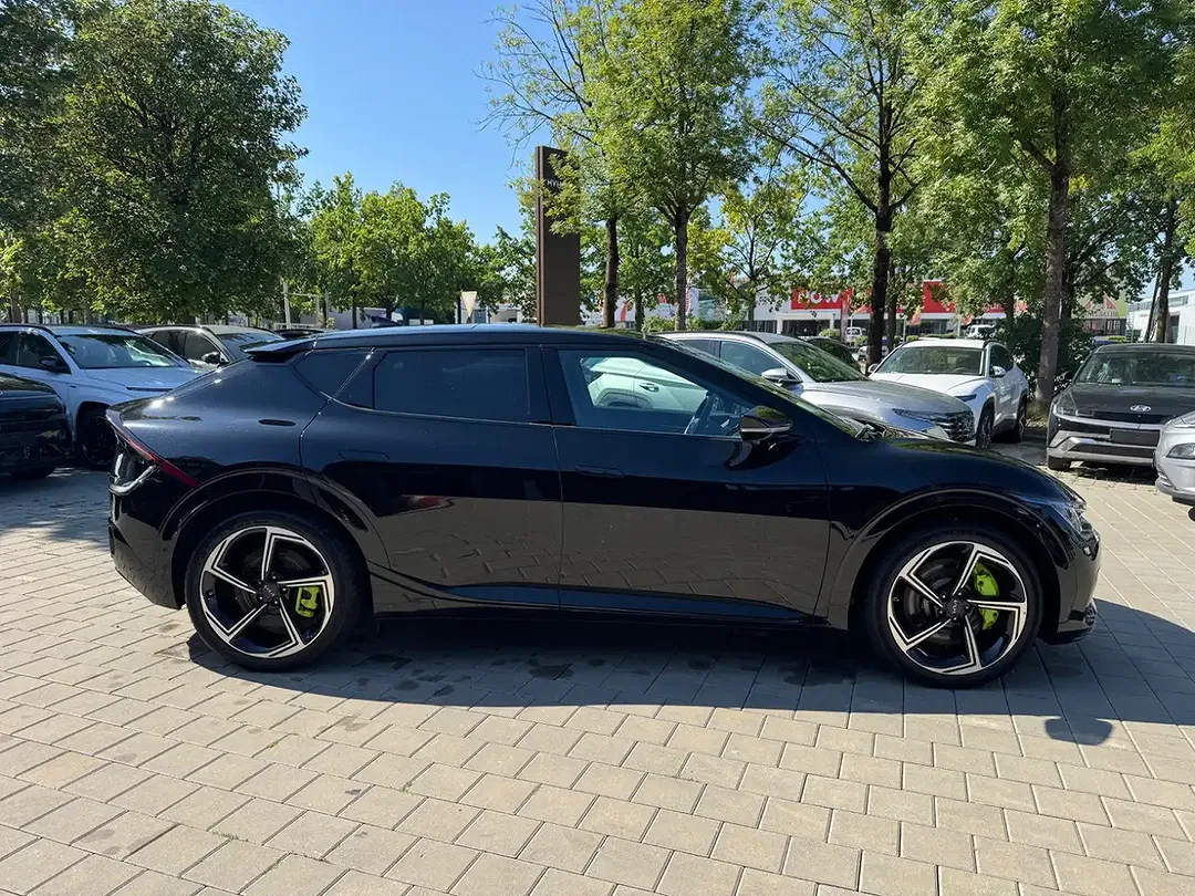 Kia EV6 GT - Thumbnail 6