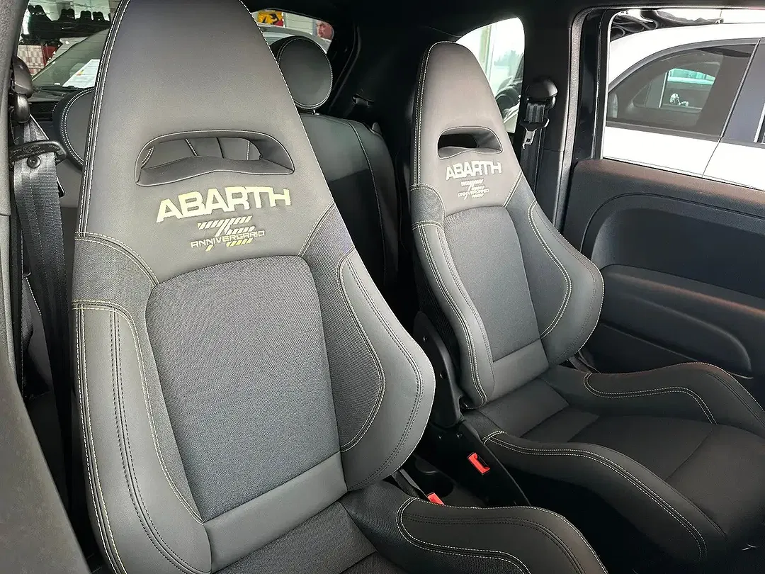 Abarth 695 75th Anniversario - Thumbnail 3