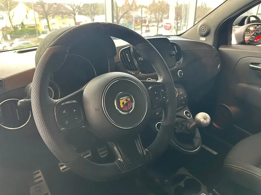 Abarth 695 75th Anniversario - Thumbnail 6