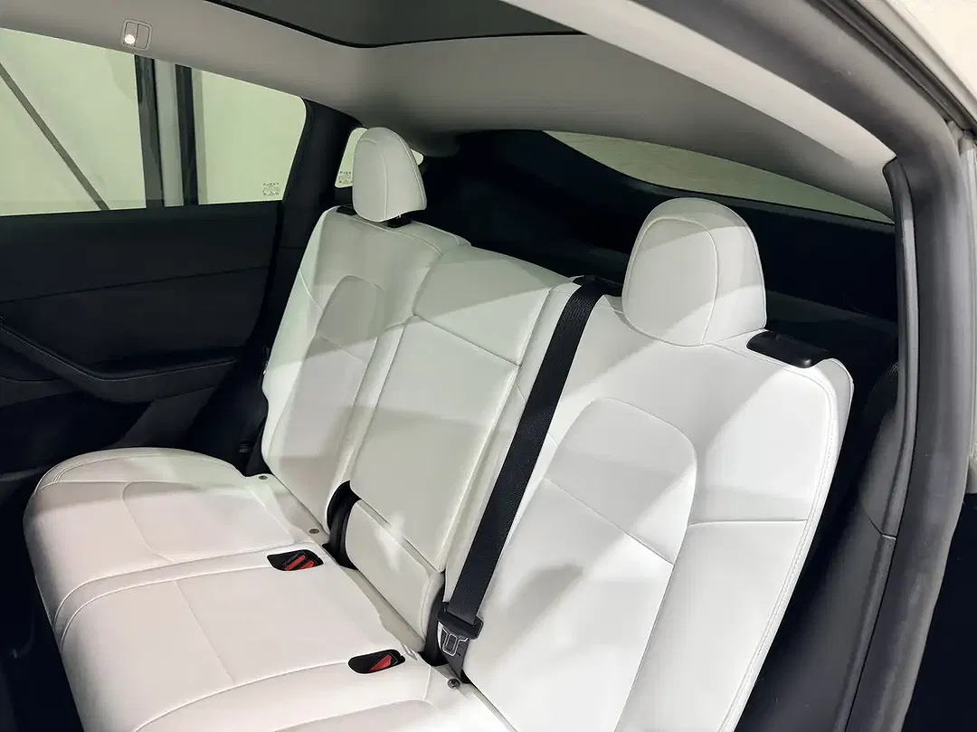 Tesla Model Y Standard Range - foto 15