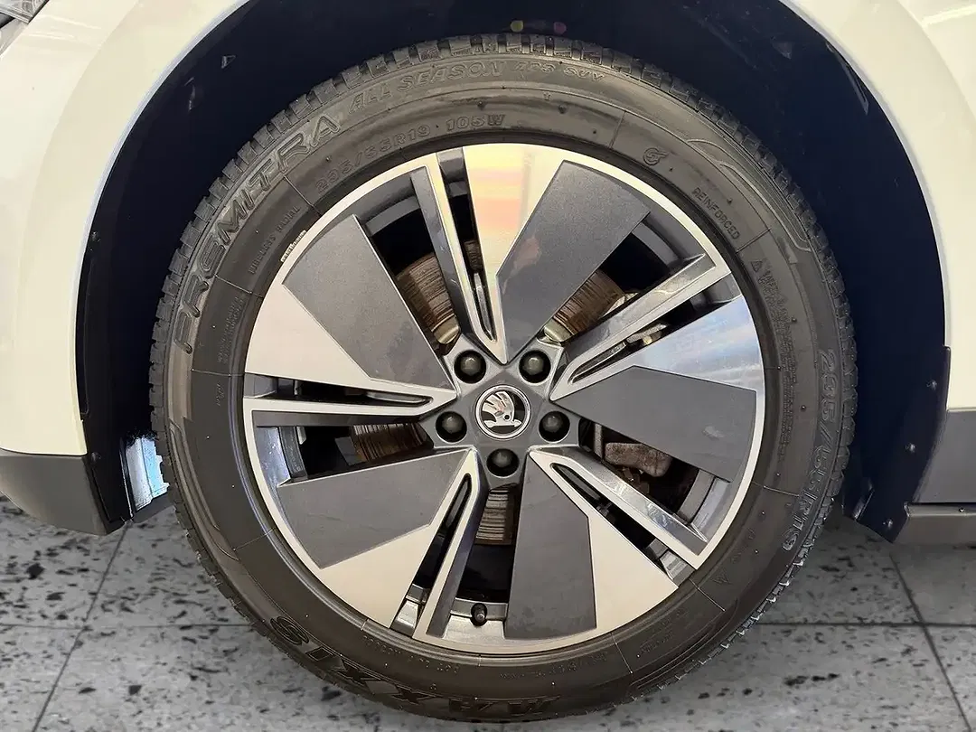 Skoda Enyaq 85x iV Loft - Thumbnail 7