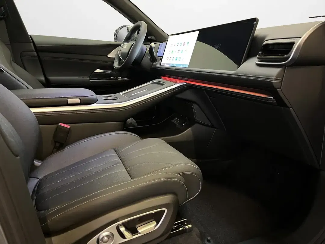 Xpeng G9 AWD Performance - Thumbnail 13