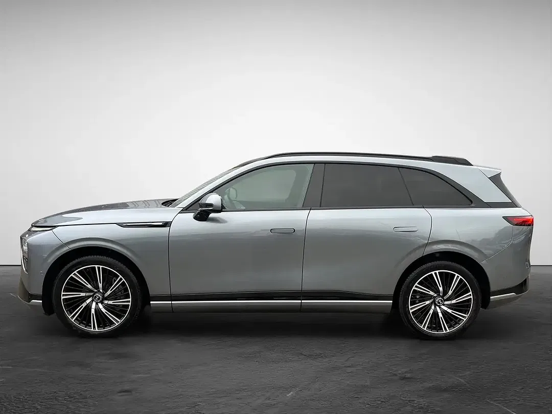 Xpeng G9 AWD Performance - Thumbnail 3