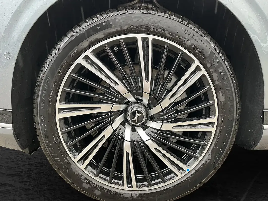 Xpeng G9 AWD Performance - Thumbnail 5