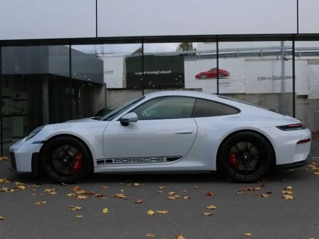 Porsche 992 GT3 Touring - foto 2