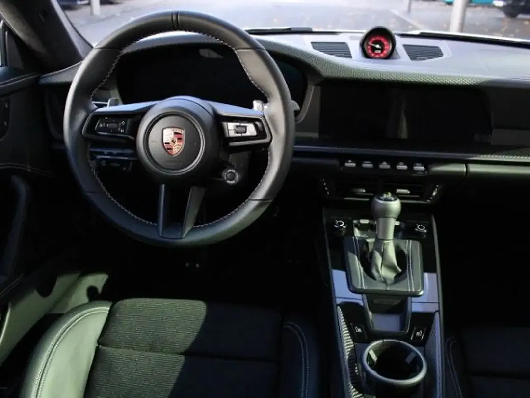 Porsche 992 GT3 Touring - Thumbnail 4